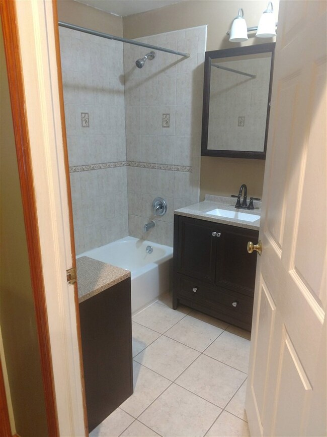 243 Pearsall Ave unit 1L, Jersey City, NJ 07305 - photo 3