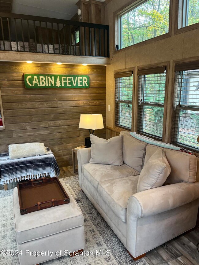 822 Goldfinch Ln unit S8-822, Covington Township, PA 18424 - photo 3