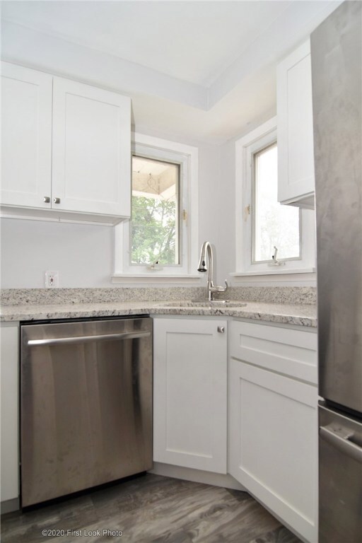 52 Wainwright St, Providence, RI 02908 - photo 6