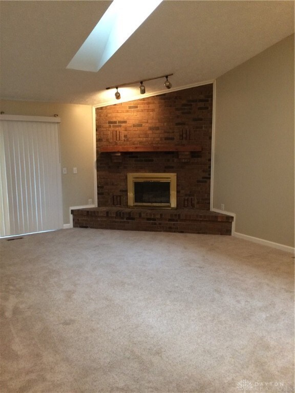 ***  GREAT ROOM W/350 SQ.FT. ...FIREPLACE...SKYLIGHT...ACCESS TO BACKYARD***