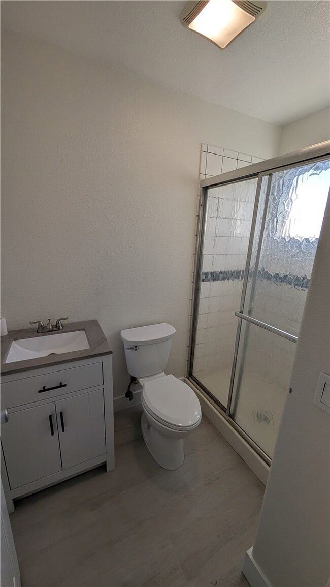 905 W Sumner Ave unit B, Lake Elsinore, CA 92530 - photo 5