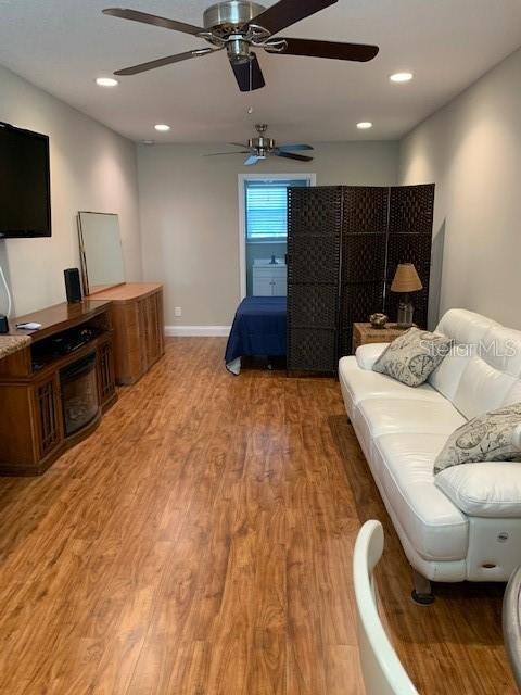 517 N Disston Ave, Tavares, FL 32778 - photo 2