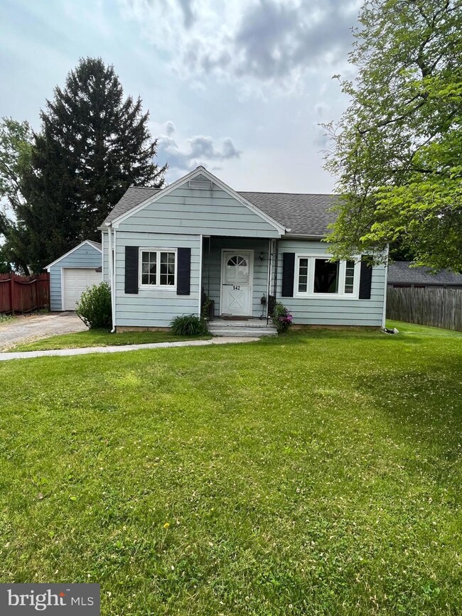 542 Union School Rd, Mount Joy, PA 17552 - photo 3