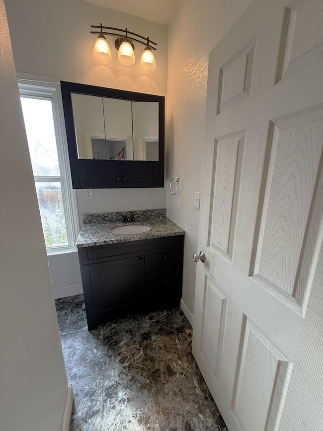 415 N 3rd St, Estherville, IA 51334 - photo 4