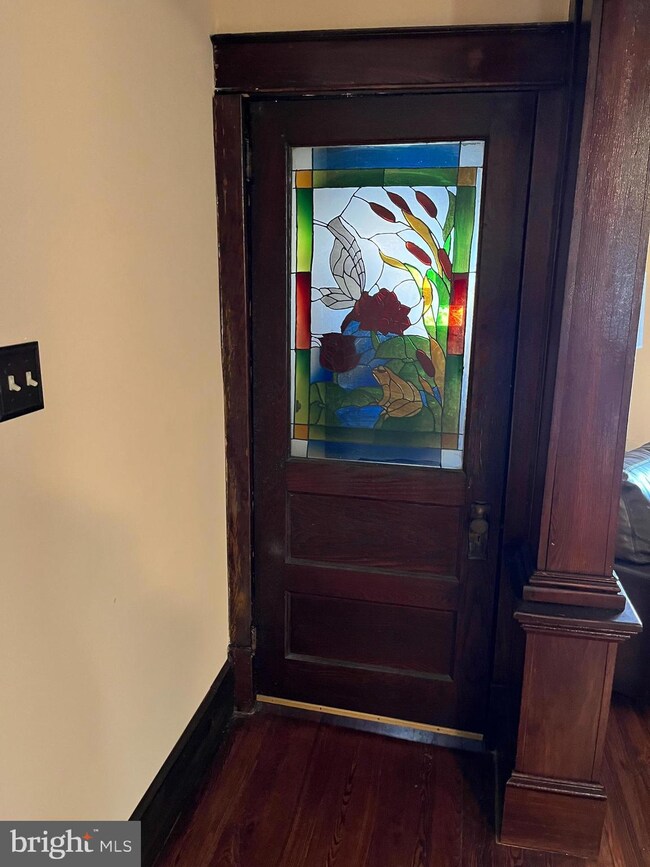 712 E Broad St, Tamaqua, PA 18252 - photo 2