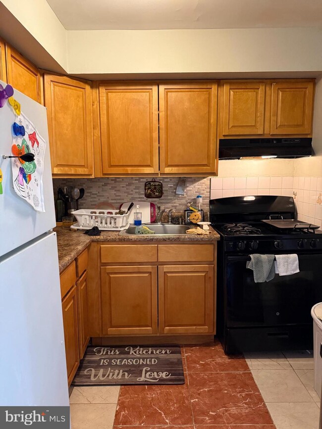 47 Garden View Terrace unit 11, East Windsor, NJ 08520 - photo 3