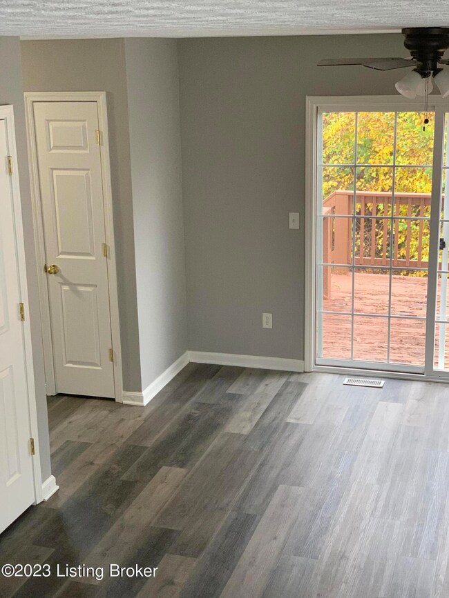 8422 Arbor Meadow Way, Louisville, KY 40228 - photo 7