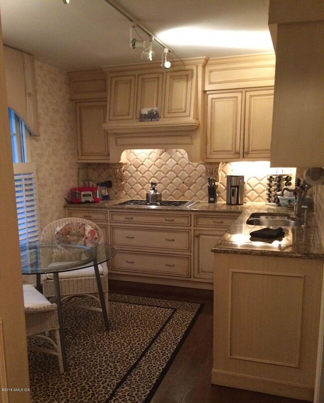 59 Greenwich Hills Dr, Greenwich, CT 06831 - photo 7