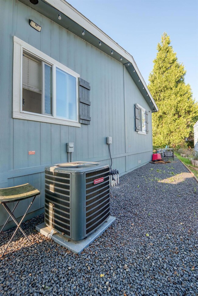 3111 Redcoat Ln, Sacramento, CA 95827 - photo 7