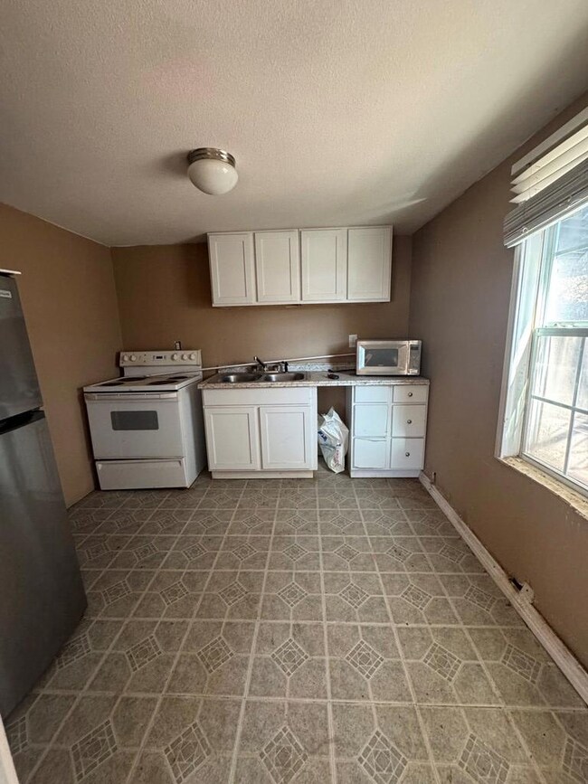 605 E 12th St, Big Spring, TX 79720 - photo 4