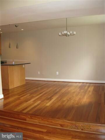 1675 Parkcrest Cir unit 4E/100, Reston, VA 20190 - photo 2