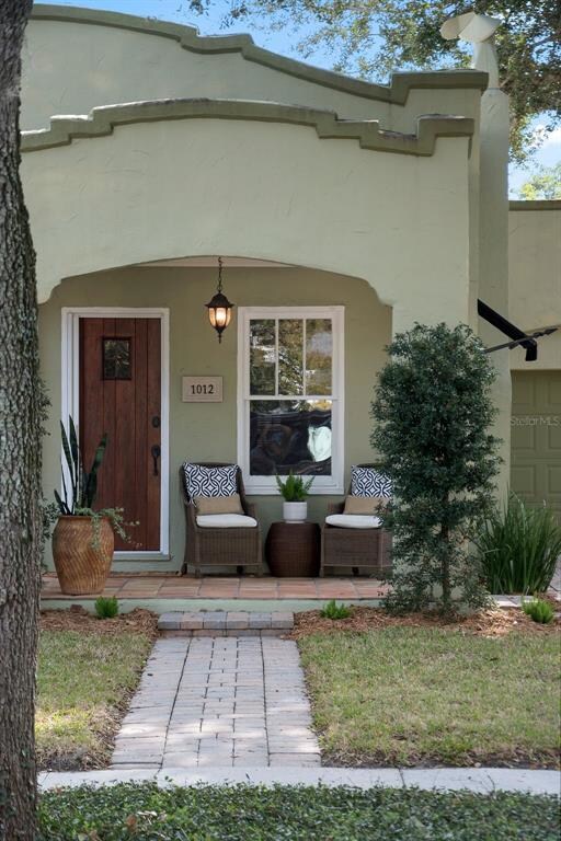 Adorable front porch