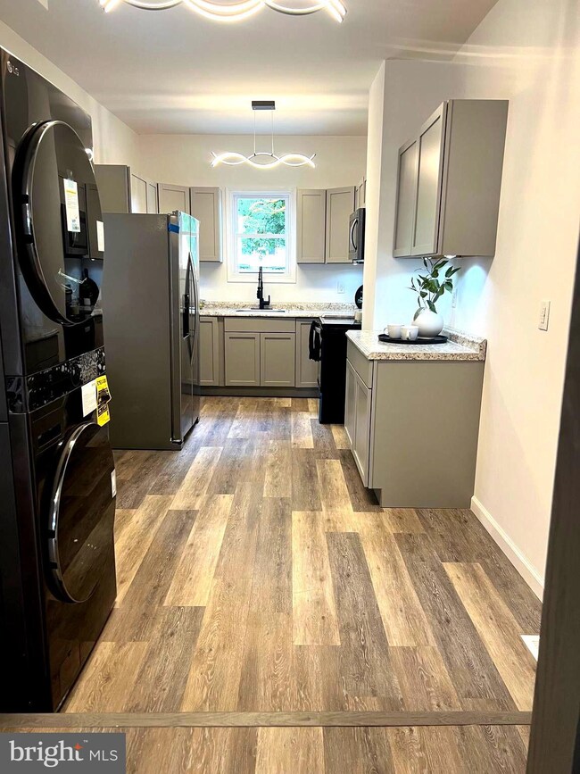 236 S Hartley St, York, PA 17401 - photo 4