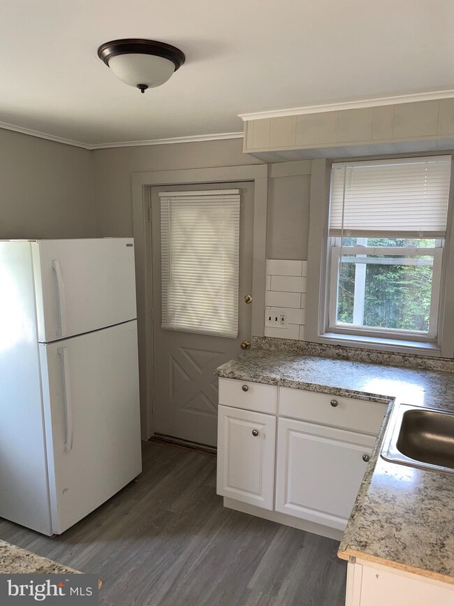 1506 N Chesapeake Rd, Camden, NJ 08104 - photo 7