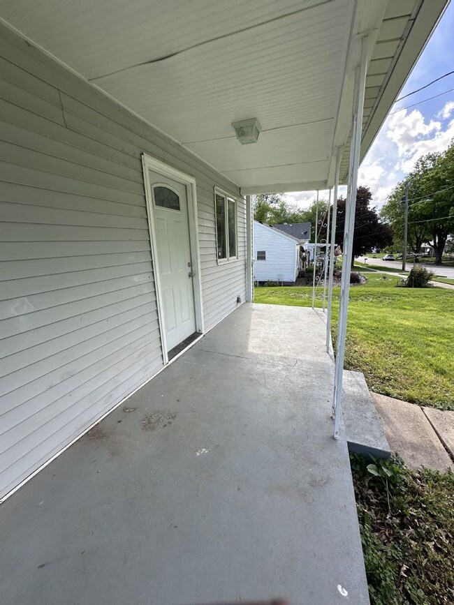 314 E Thomas Ave, Shenandoah, IA 51601 - photo 4