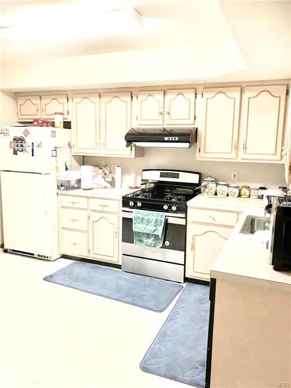 2751 Tamlynn Ln, Easton, PA 18045 - photo 3