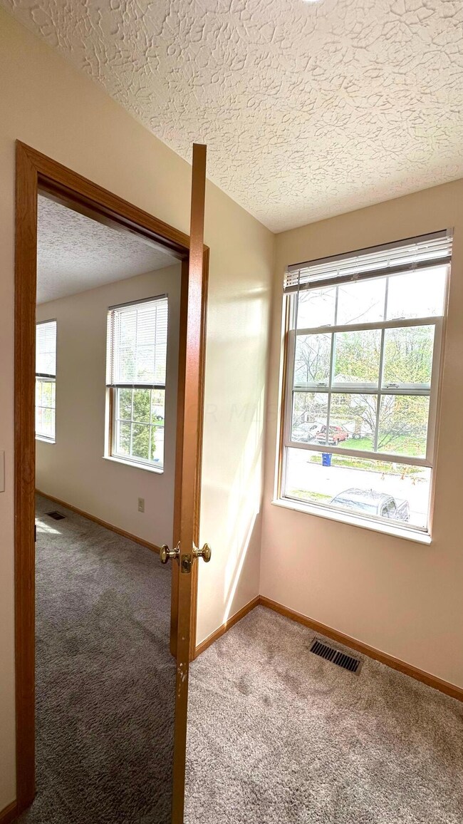 2746 Northwold Rd, Columbus, OH 43231 - photo 7