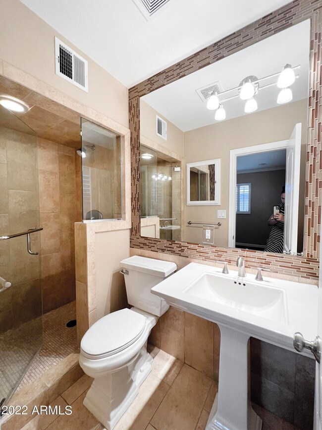 3940 E Glenrosa Ave, Phoenix, AZ 85018 - photo 6