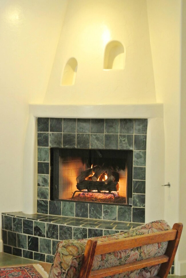 Gas fireplace
