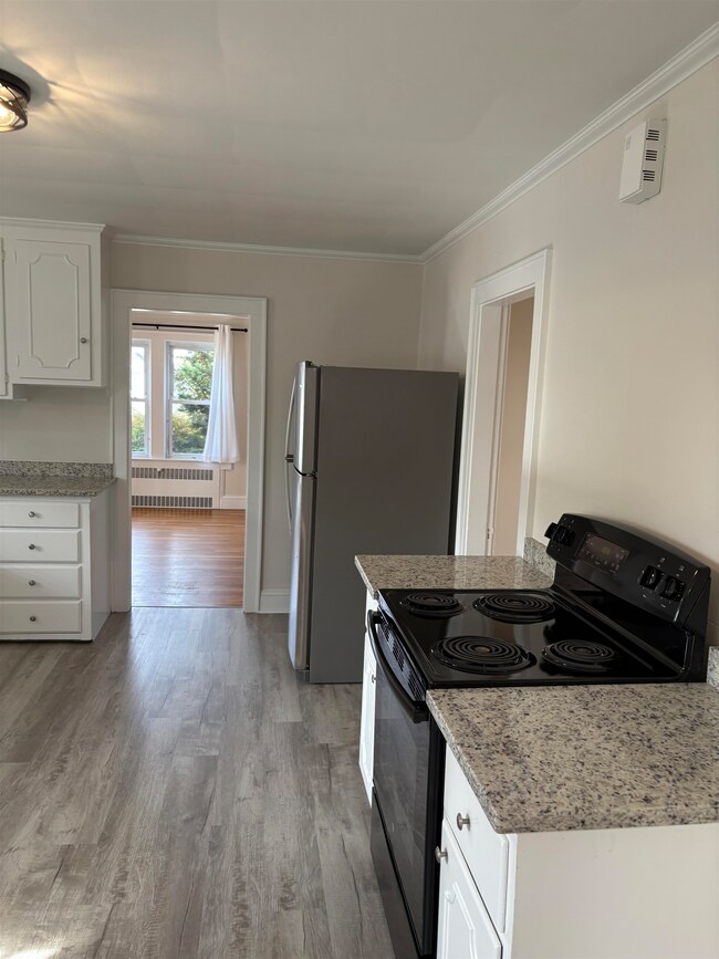 81 Allds St, Nashua, NH 03060 - photo 7