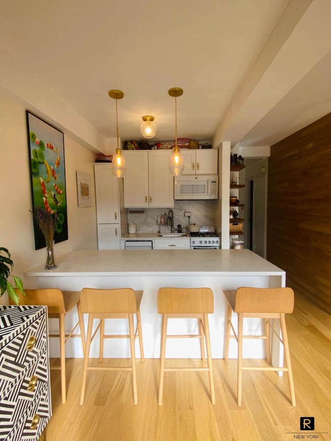 117 E 37th St unit 10C, New York, NY 10016 - photo 3