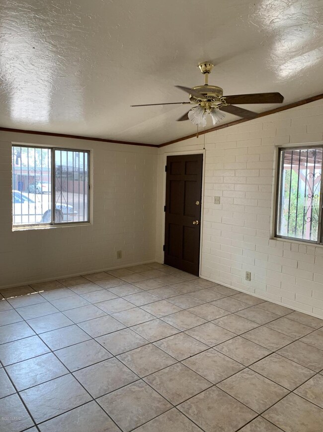 2111 E 18th St, Tucson, AZ 85719 - photo 7