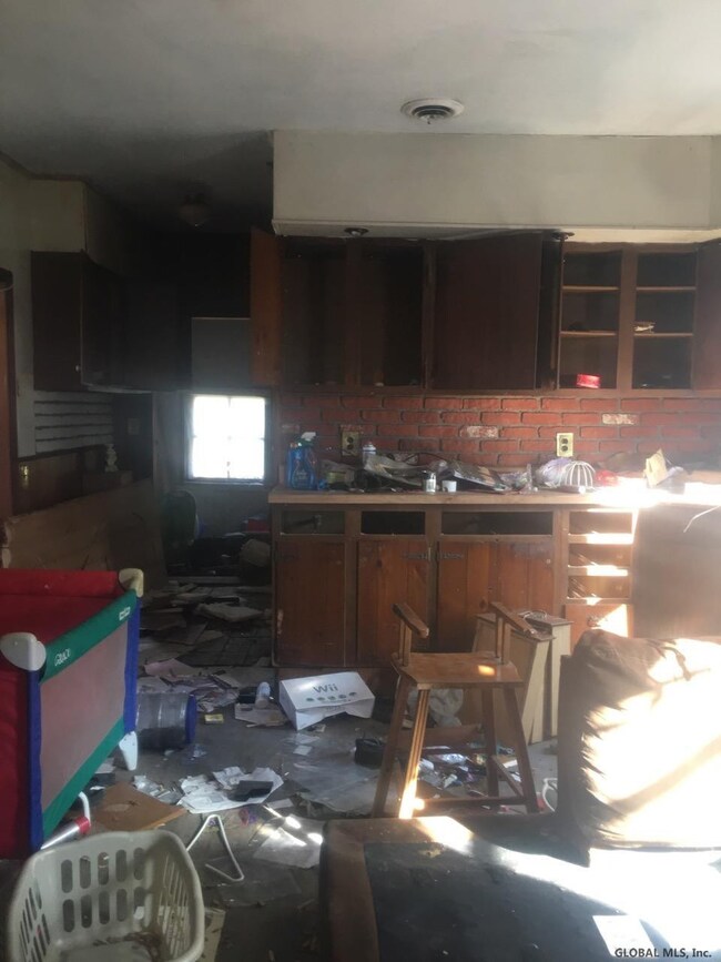 1021 Davis Terrace, Schenectady, NY 12303 - photo 4