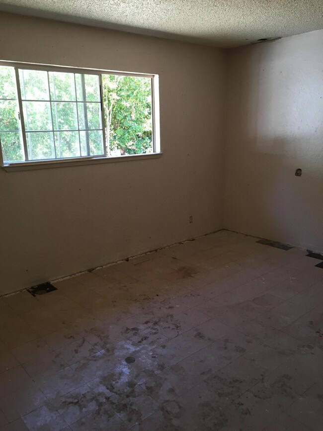 3242 Lawrence Rd, Redding, CA 96002 - photo 5