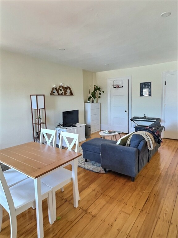 23 Garrison Rd unit 3R, Brookline, MA 02445 - photo 2