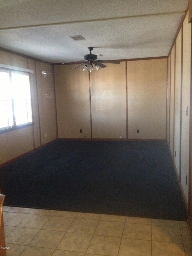 LIVING ROOM 1 14
