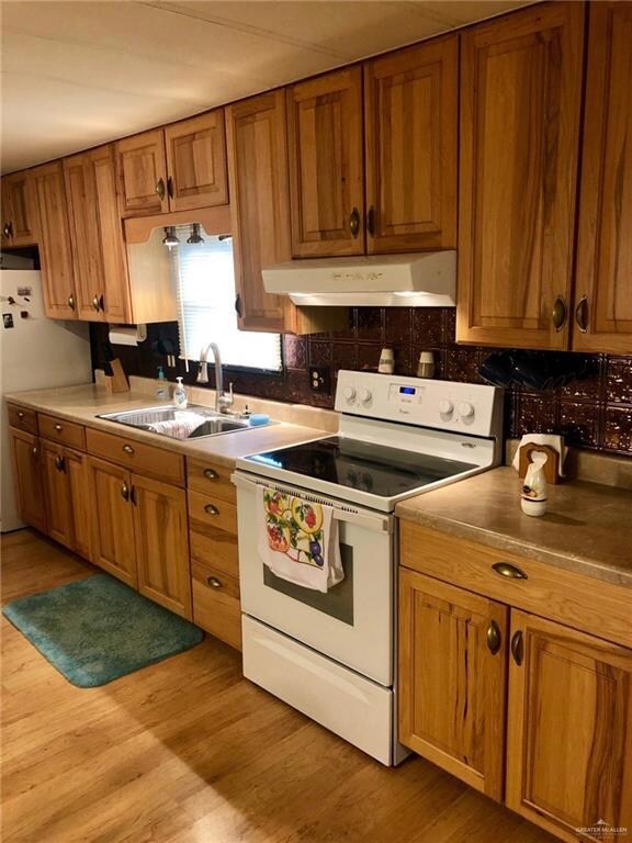 928 Citrus Dr, Alamo, TX 78516 - photo 5