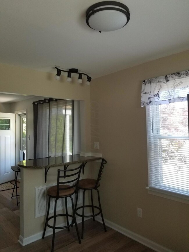 297 E Jeffrey Place, Columbus, OH 43214 - photo 7