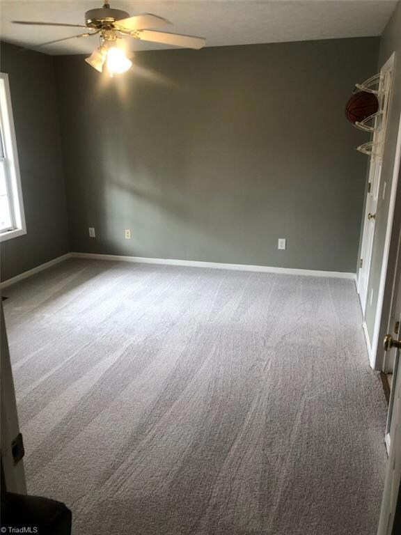 1503 Southtree Ln, High Point, NC 27263 - photo 4