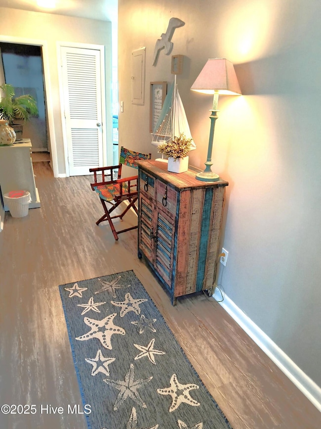 106 Colony foyer