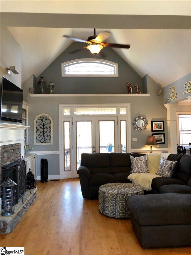 330 Misty Meadows Ln, Inman, SC 29349 - photo 5