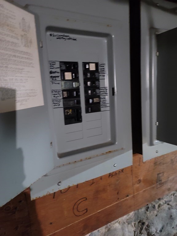 107 Haverhill St unit 111, Lawrence, MA 01840 - photo 6