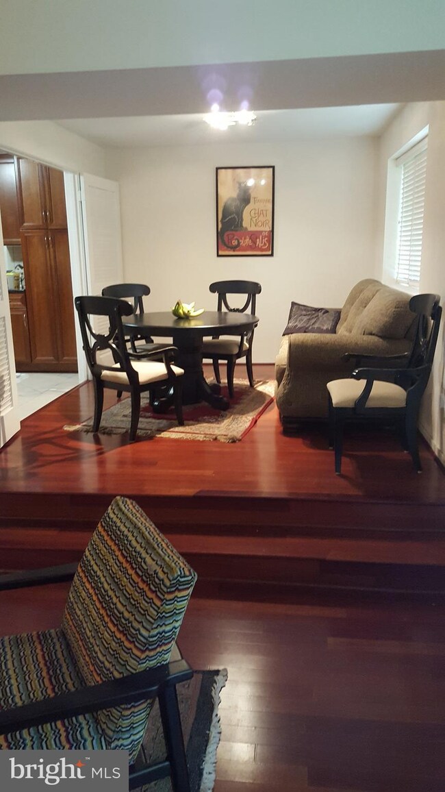 1670 Parkcrest Cir unit 100, Reston, VA 20190 - photo 7