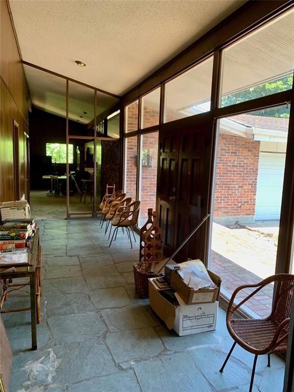 Entry/Foyer