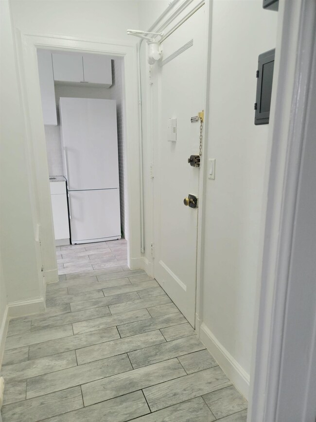 The Hague Building unit 3M, Jersey City, NJ 07306 - photo 7