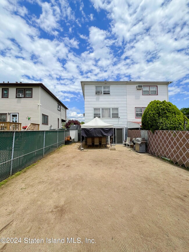 22 Spratt Ave, Staten Island, NY 10306 - photo 3