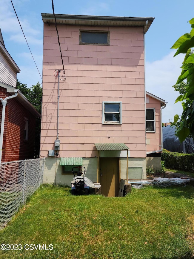 122 N Pearl St, Shamokin, PA 17872 - photo 2