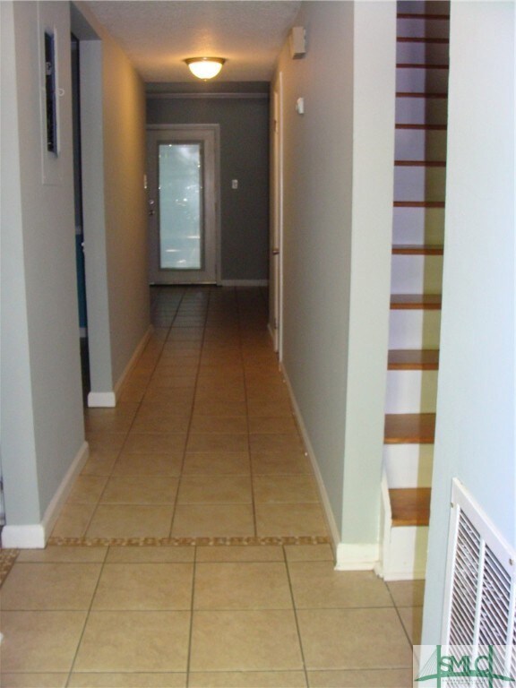 527 Tibet Ave unit 3, Savannah, GA 31406 - photo 3