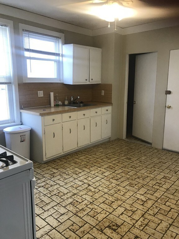 287 Shirley St unit 1, Winthrop, MA 02152 - photo 3