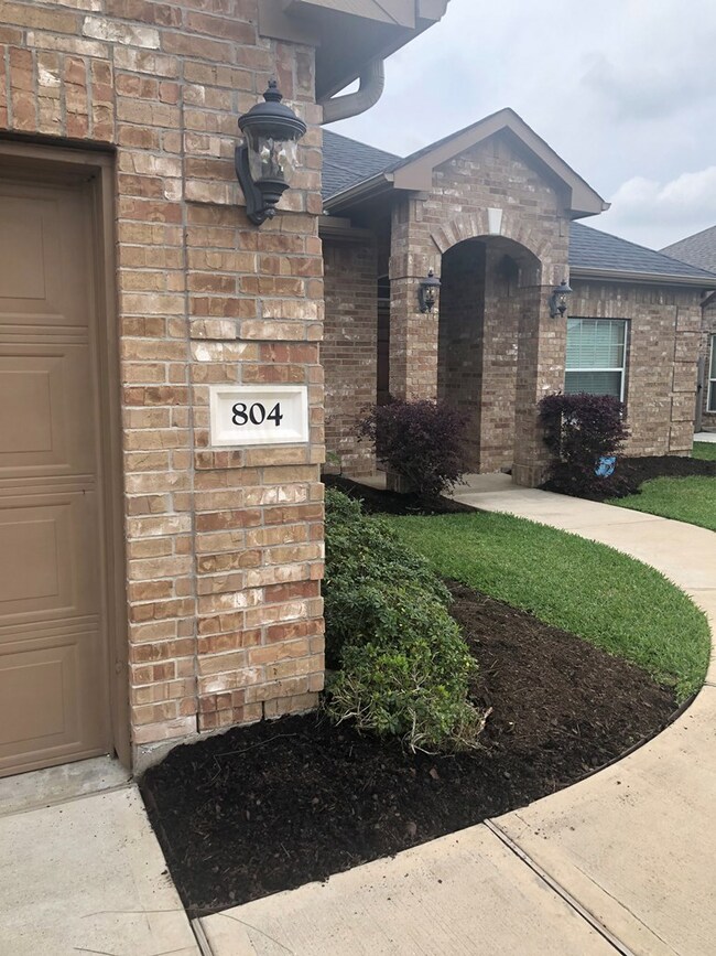 804 Sterling Ct, Bay City, TX 77414 - photo 2
