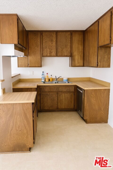 1114 W 155th St unit B, Gardena, CA 90247 - photo 2