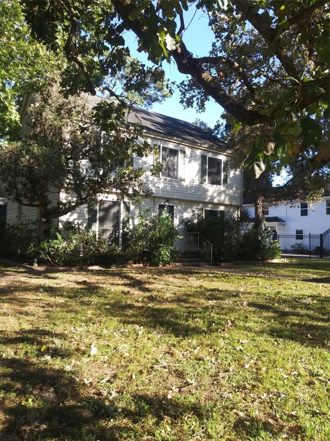 3214 Lawrence St, Houston, TX 77018 - photo 3