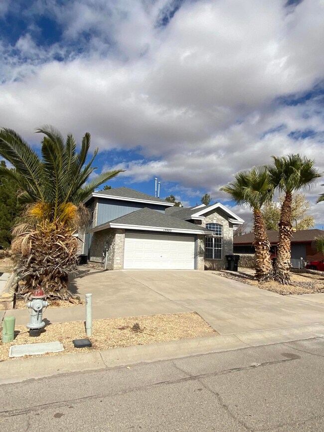 13905 Jeweled Desert Dr, Horizon City, TX 79928 - photo 3