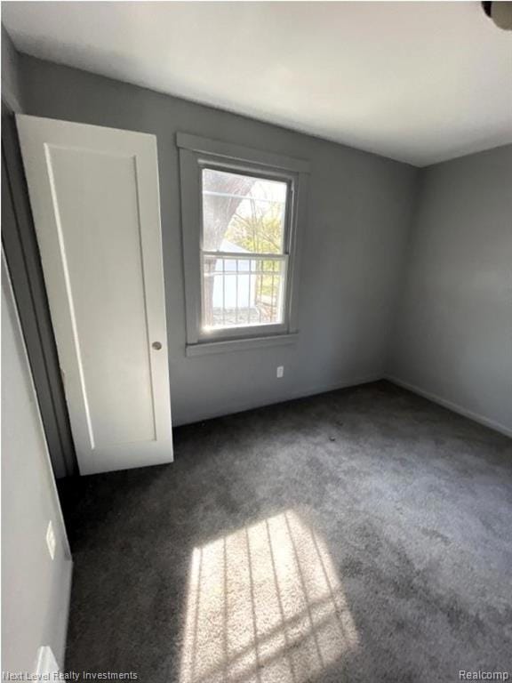 9252 Fielding St, Detroit, MI 48228 - photo 4