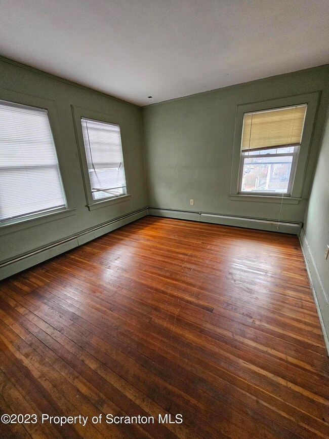 1326 Jackson St, Scranton, PA 18504 - photo 4