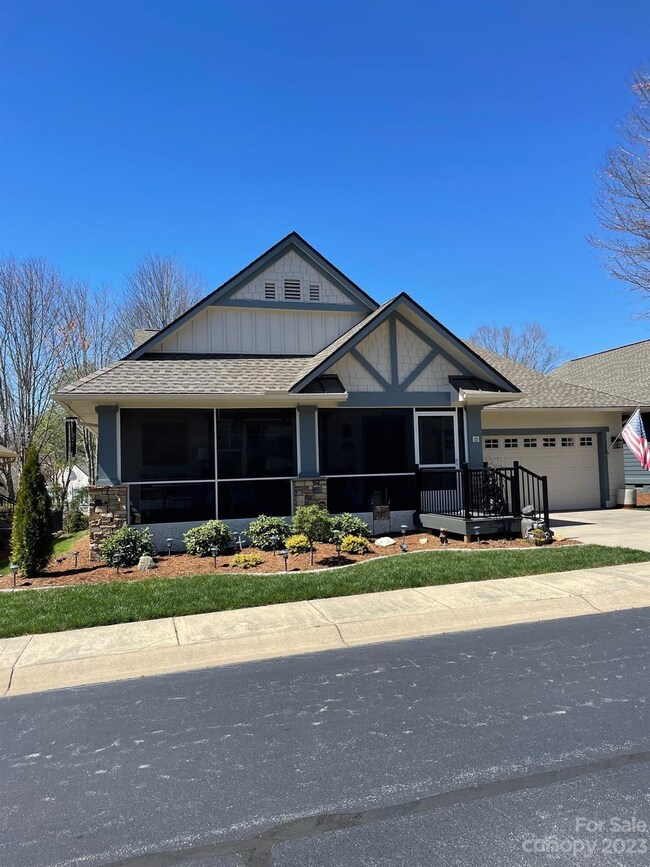 23 Gray Wolf Ln, Hendersonville, NC 28792 - photo 4